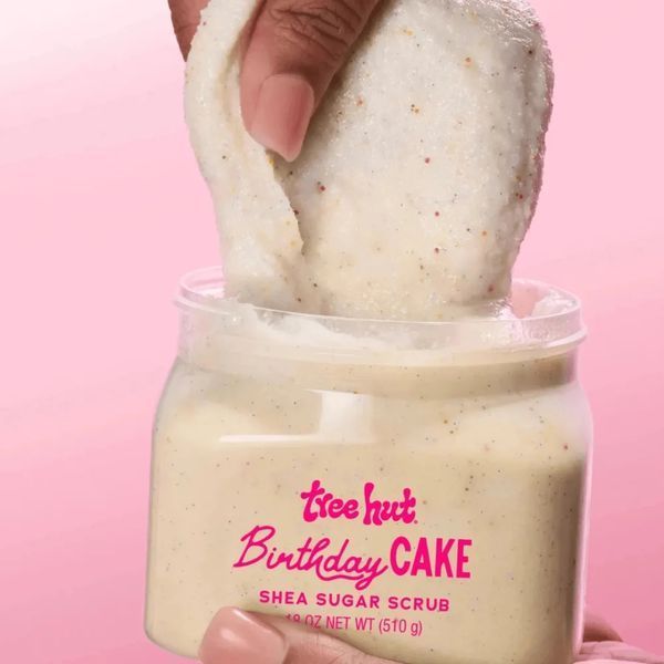Скраб для тіла - Tree Hut Birthday Cake Sugar Scrub 114538 фото